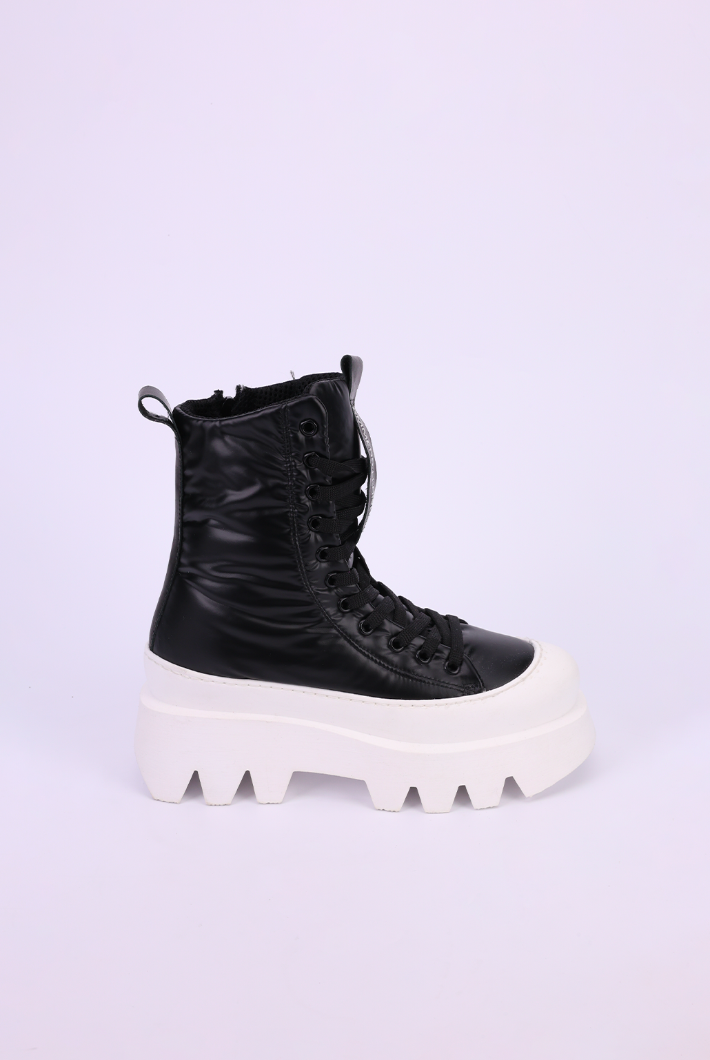Sneakers tecno nero con lacci Megan 2