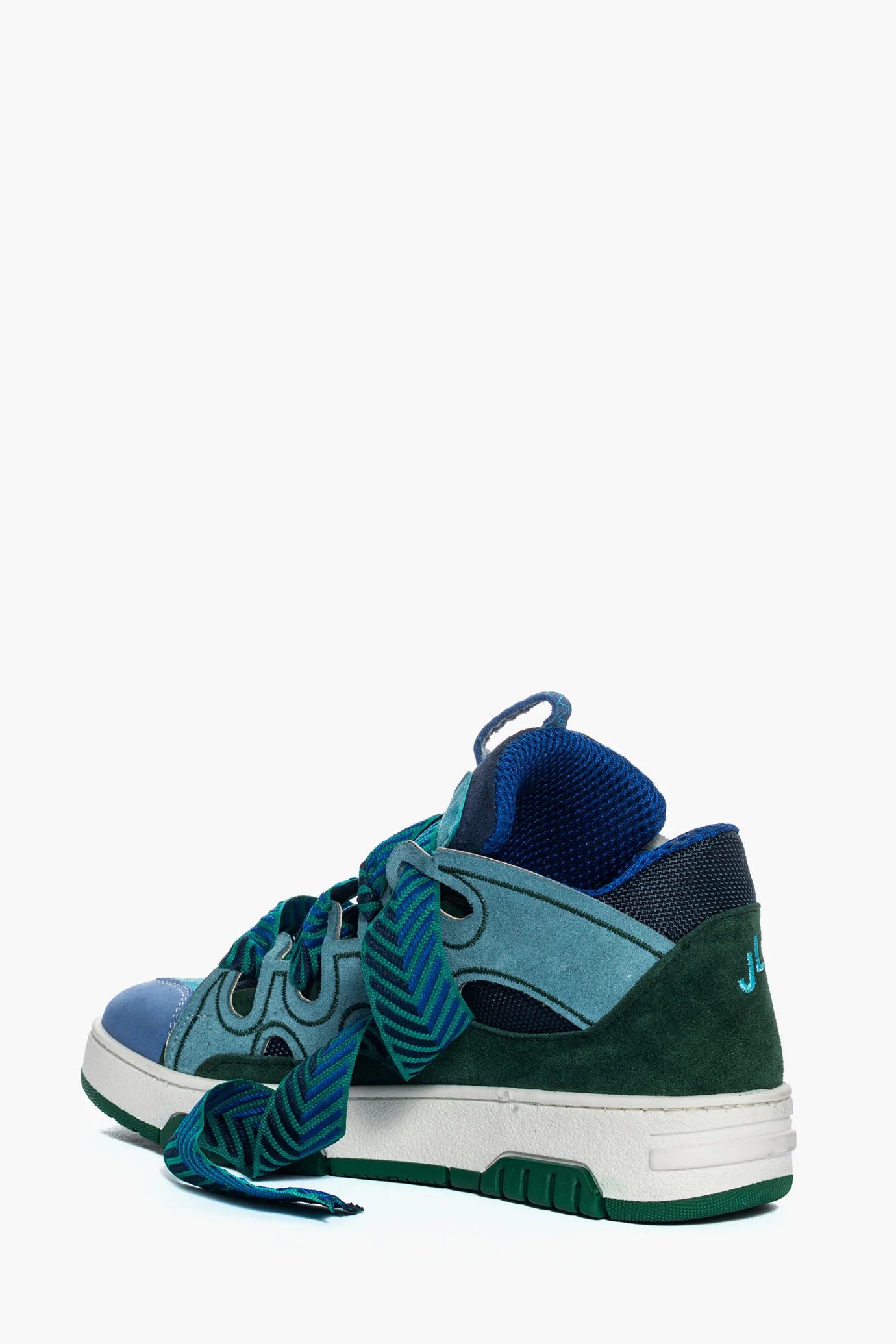 Sneakers Cambridge Limited by Jammers London