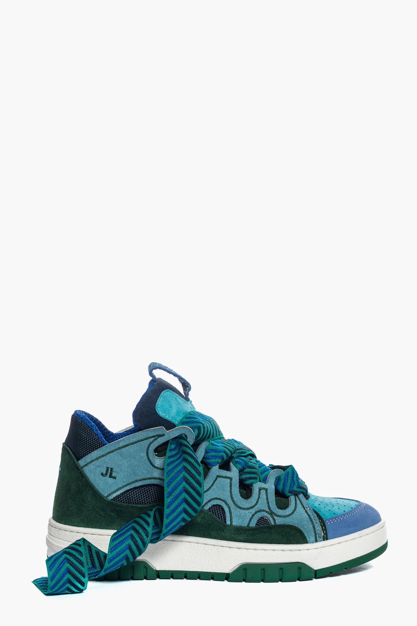 Sneakers Cambridge Limited by Jammers London