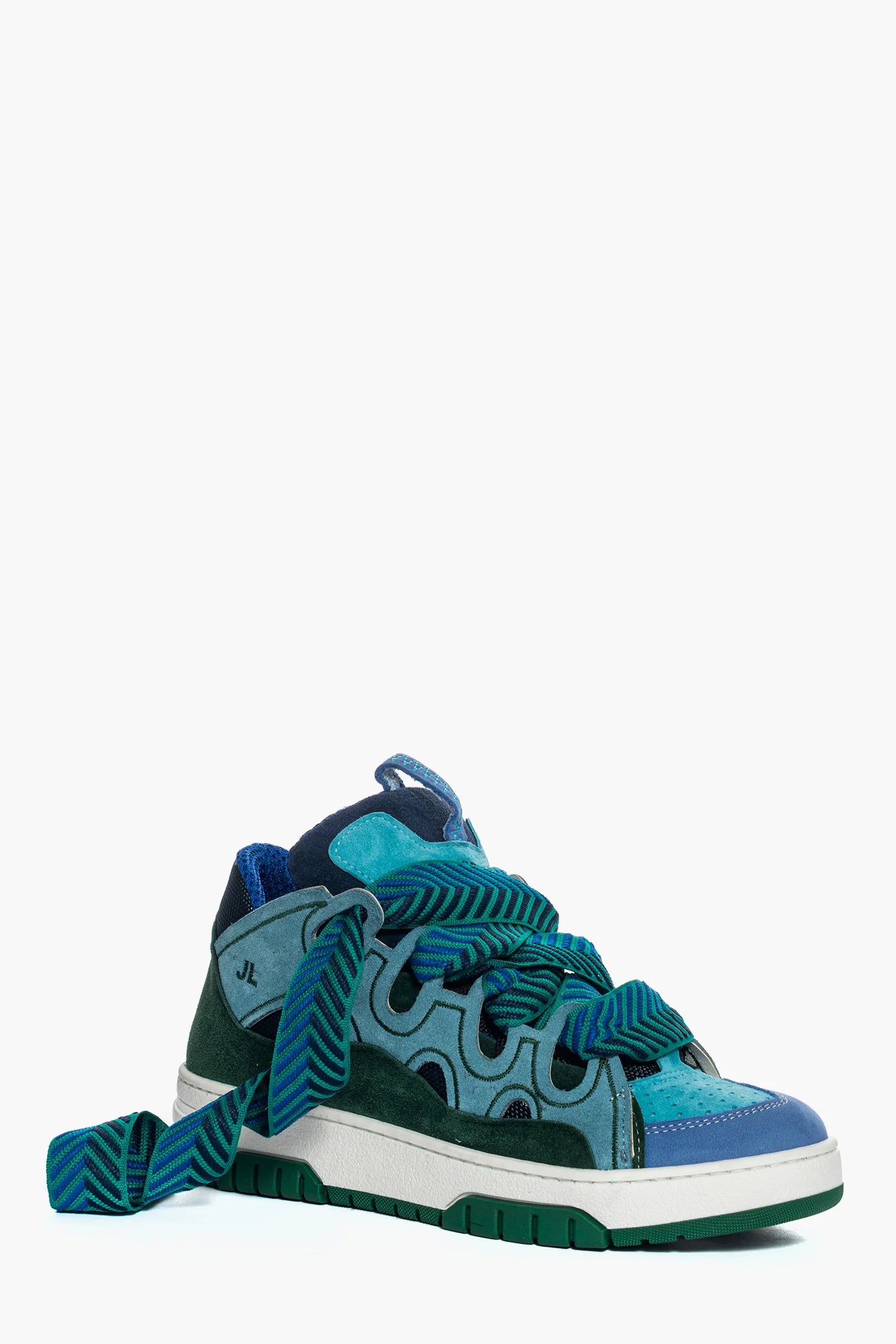 Sneakers Cambridge Limited by Jammers London